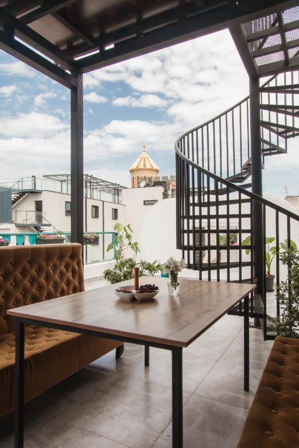 Hotel Tato & Coworking Space Tbilisi Esterno foto