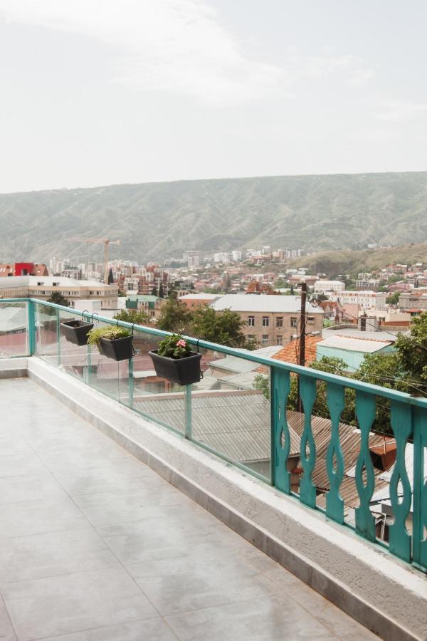 Hotel Tato & Coworking Space Tbilisi Esterno foto