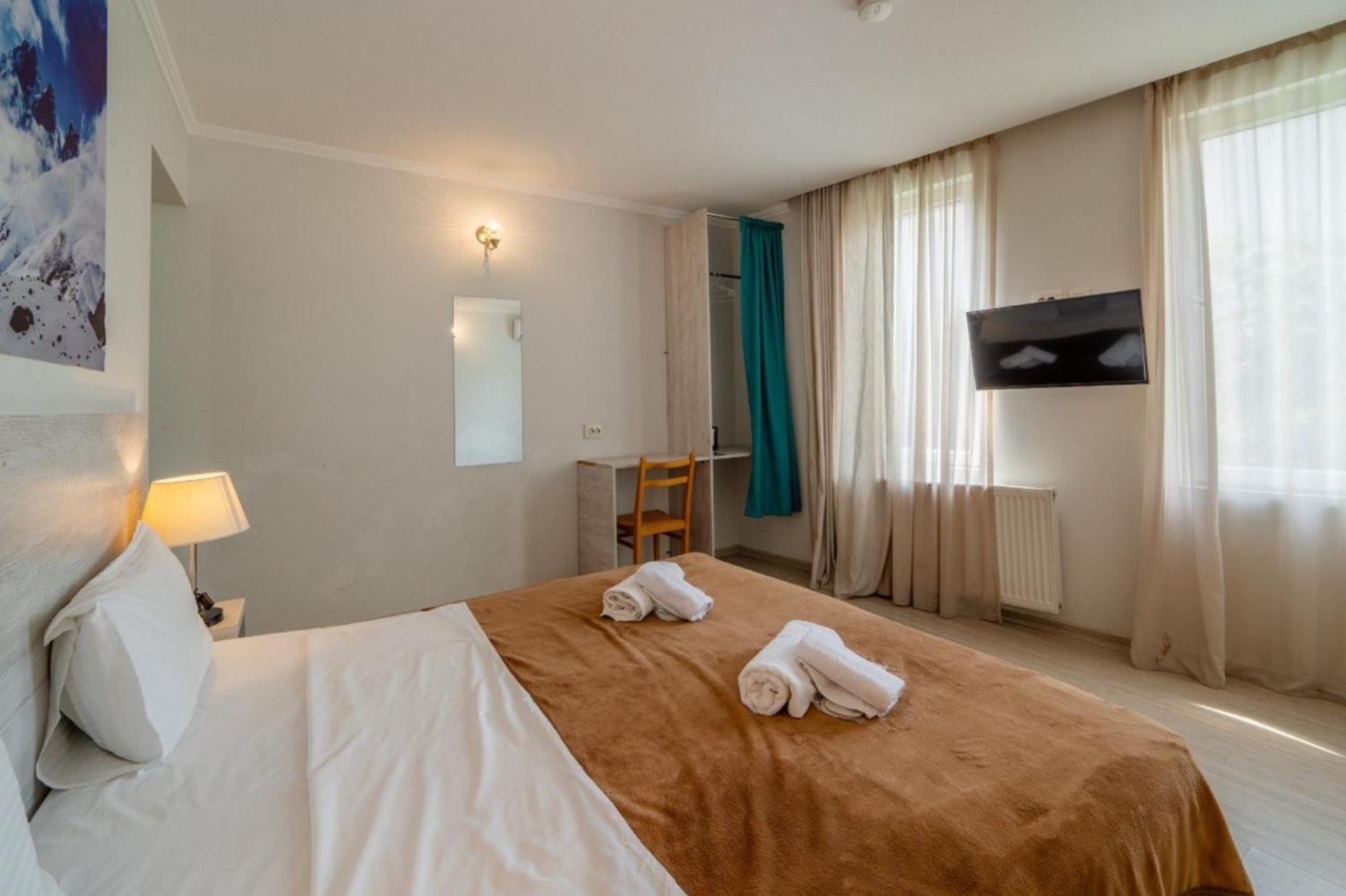 Hotel Tato & Coworking Space Tbilisi Esterno foto