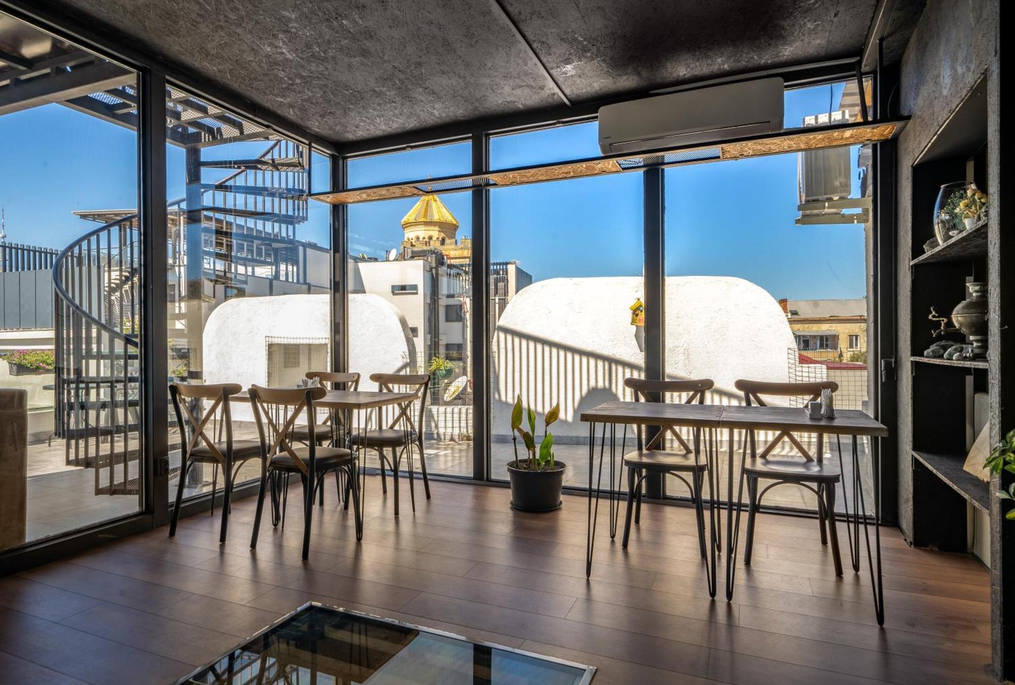 Hotel Tato & Coworking Space Tbilisi Esterno foto