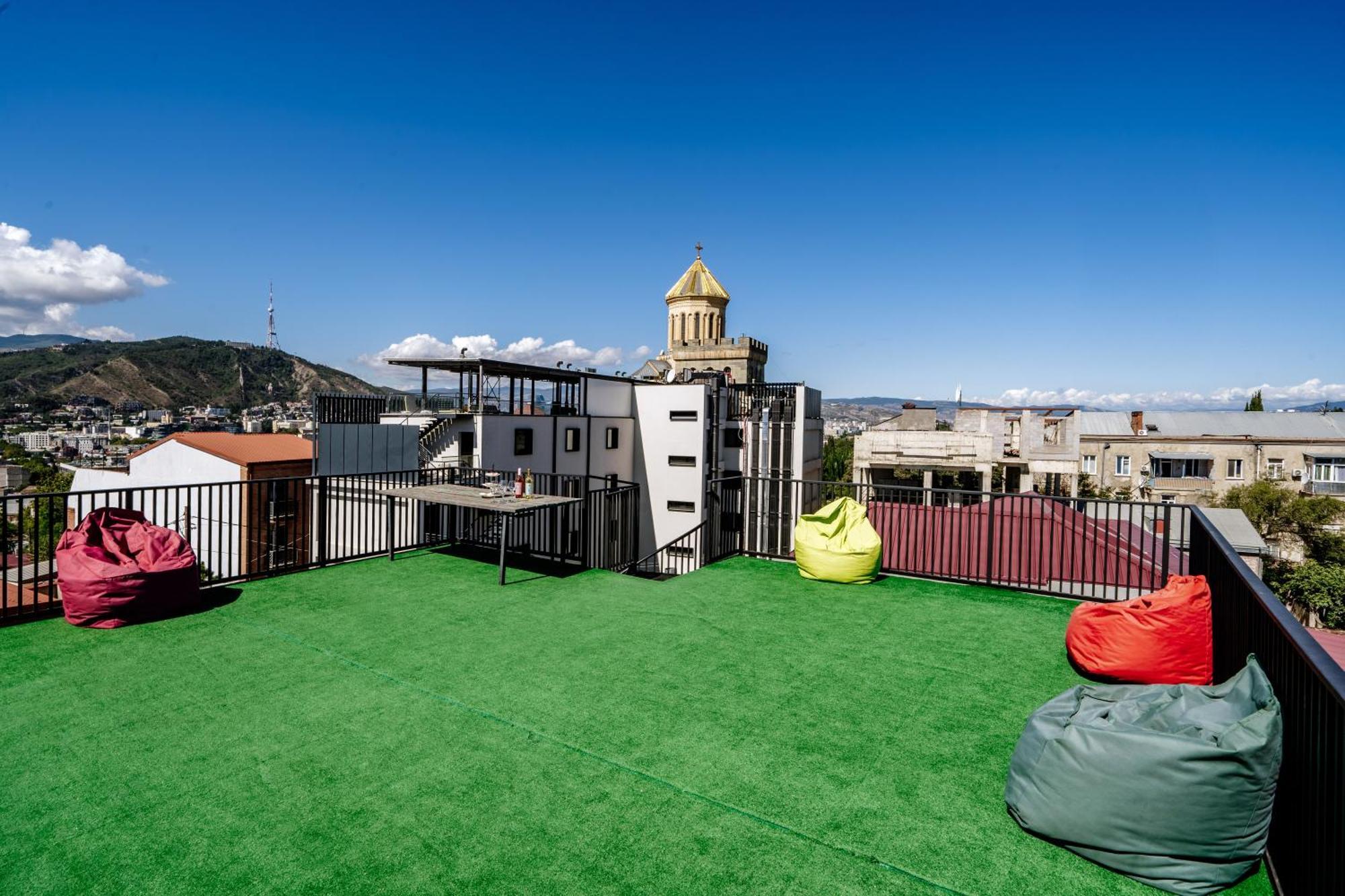 Hotel Tato & Coworking Space Tbilisi Esterno foto