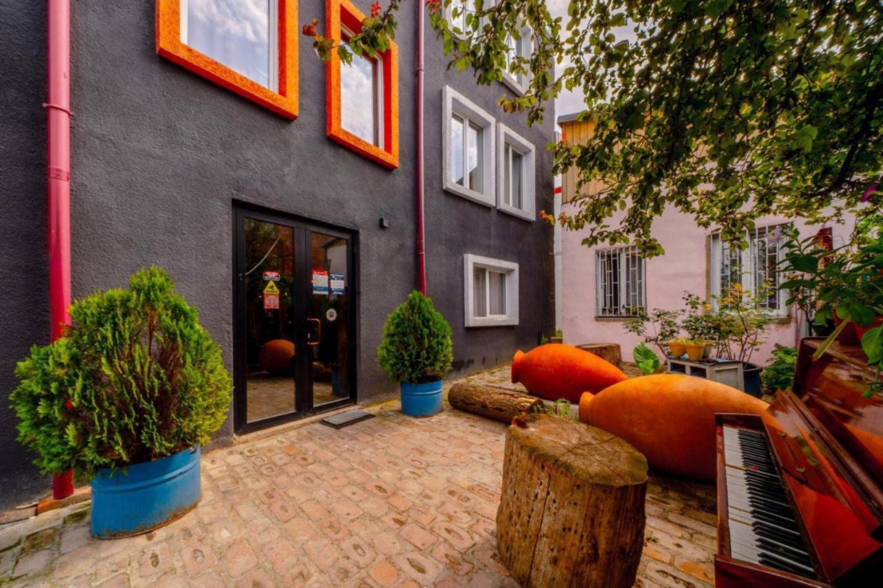 Hotel Tato & Coworking Space Tbilisi Esterno foto