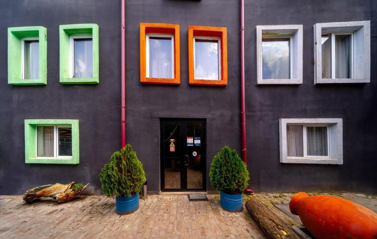 Hotel Tato & Coworking Space Tbilisi Esterno foto