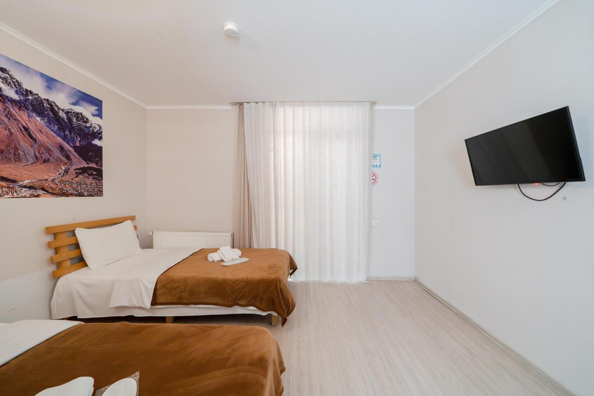 Hotel Tato & Coworking Space Tbilisi Esterno foto